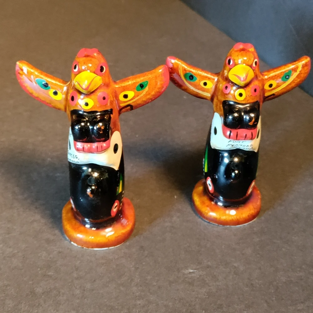 SALT & PEPPER SHAKERS⭐